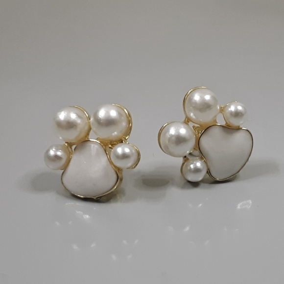 Closet Clearout Last Chance-Gold Pearl Paw Print Stud Earrings - Picture 3 of 6